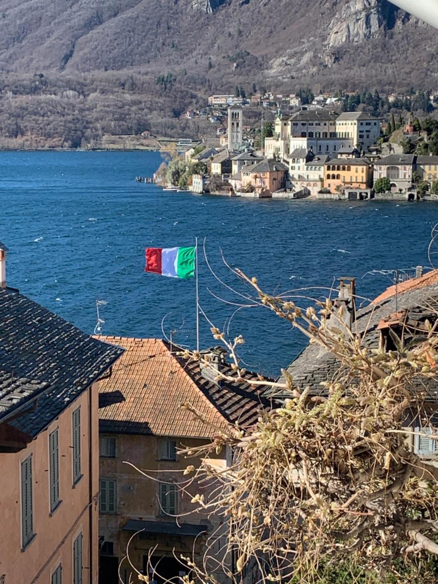 -Ortaflats- Appartamenti Imbarcadero & Palazzotto Orta San Giulio Exterior foto